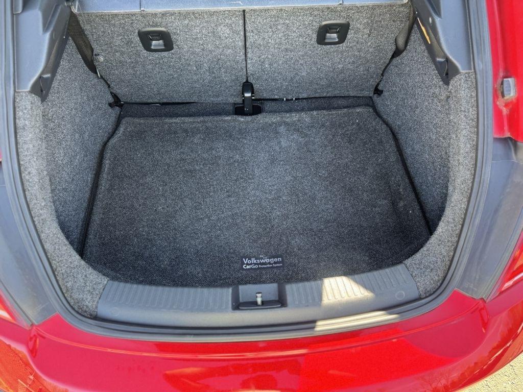 Volkswagen Beetle  2012