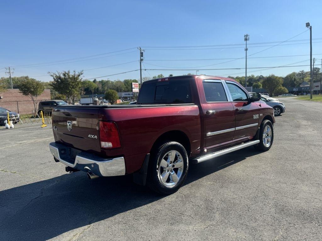 RAM 1500 SLT Crew Cab SWB 4WD 2016