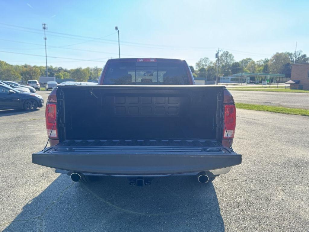 RAM 1500 SLT Crew Cab SWB 4WD 2016