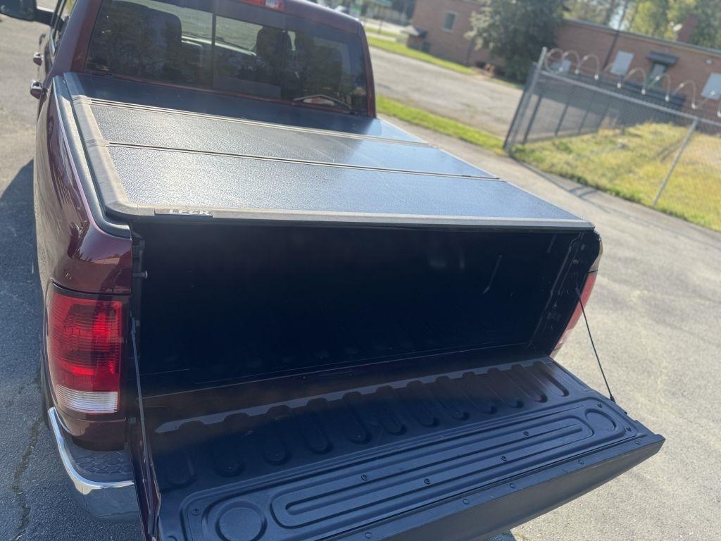 RAM 1500 SLT Crew Cab SWB 4WD 2016