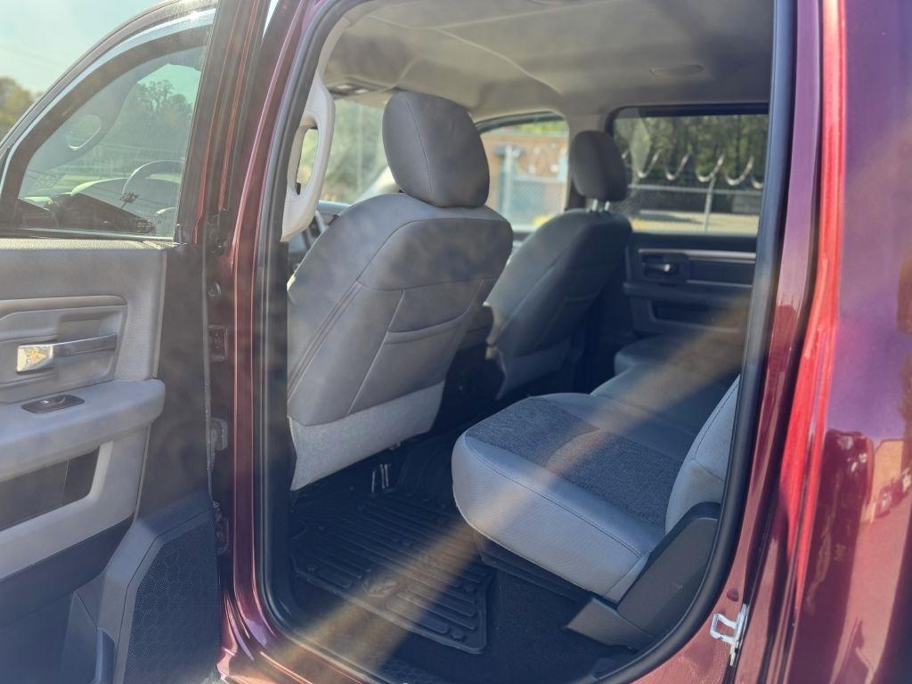 RAM 1500 SLT Crew Cab SWB 4WD 2016