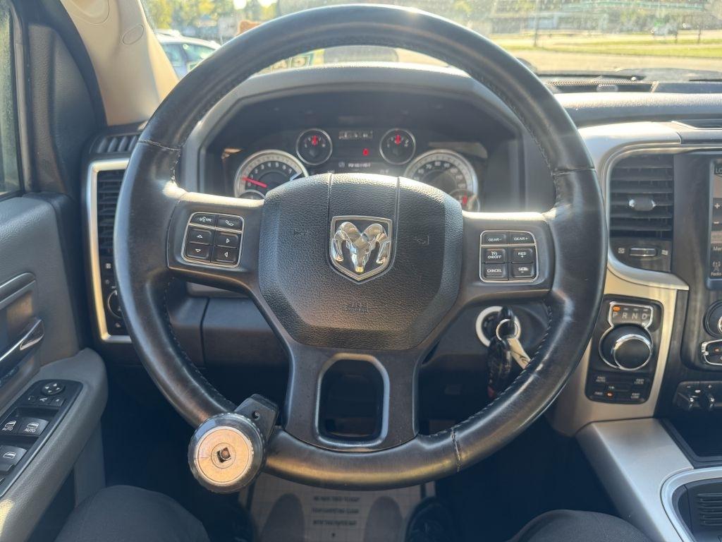 RAM 1500 SLT Crew Cab SWB 4WD 2016