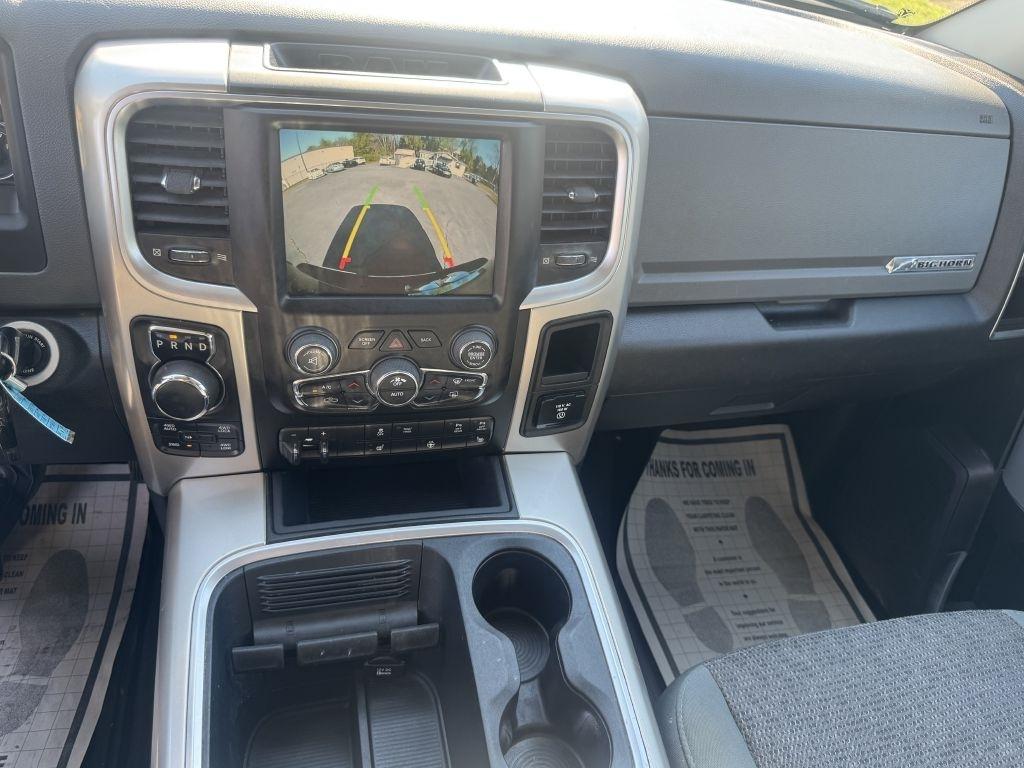 RAM 1500 SLT Crew Cab SWB 4WD 2016