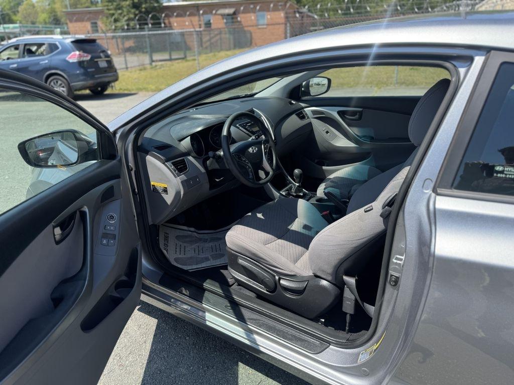 Hyundai Elantra GS Coupe A/T 2013