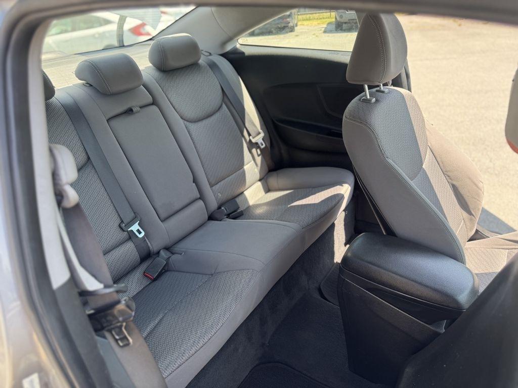 Hyundai Elantra GS Coupe A/T 2013