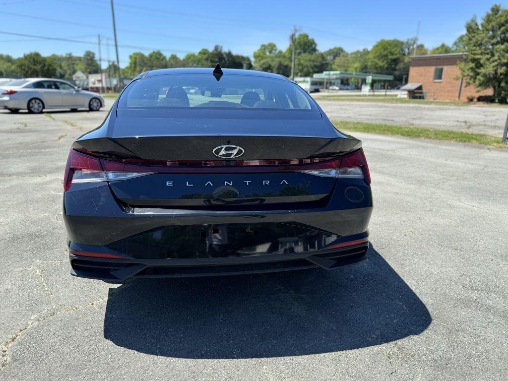 Hyundai Elantra SEL 2021
