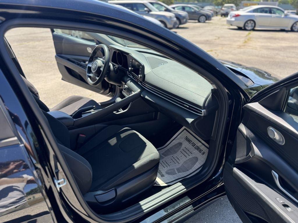 Hyundai Elantra SEL 2021