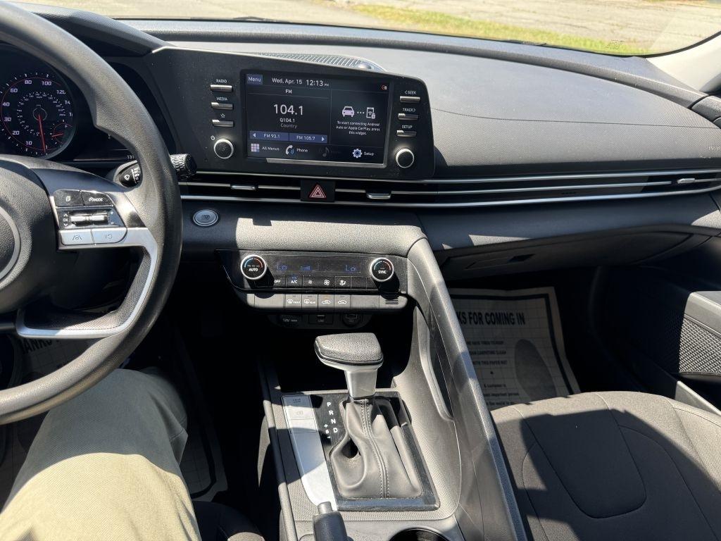 Hyundai Elantra SEL 2021