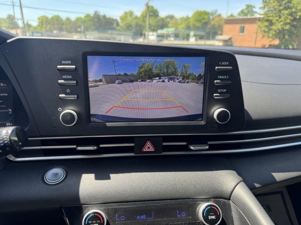 Hyundai Elantra SEL 2021