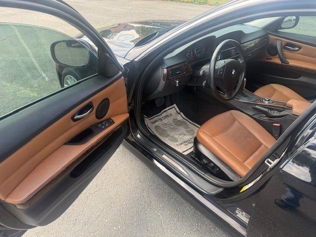 BMW 3-Series 335i SA 2011