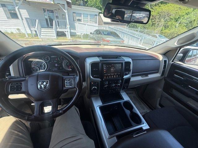 RAM 1500 SLT Crew Cab SWB 4WD 2015