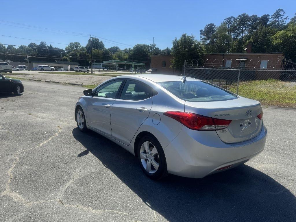 Hyundai Elantra GLS M/T 2013