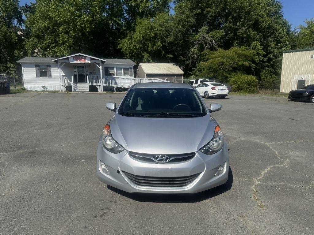 Hyundai Elantra GLS M/T 2013