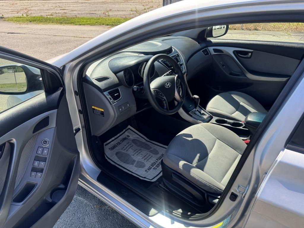 Hyundai Elantra GLS M/T 2013