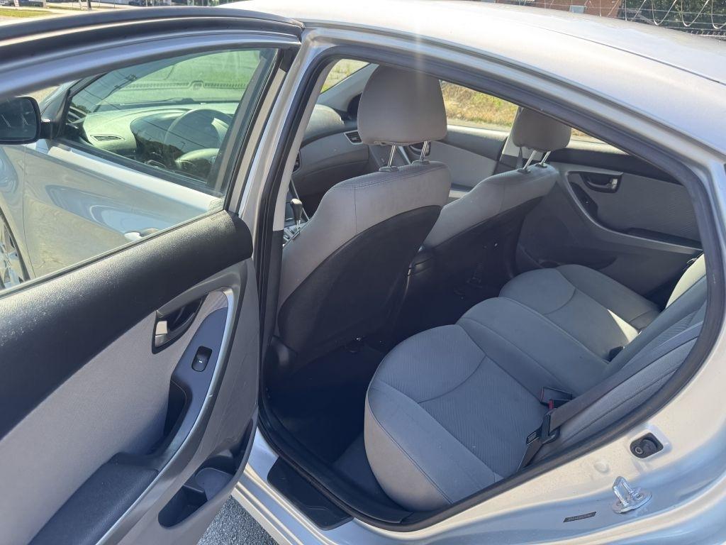 Hyundai Elantra GLS M/T 2013