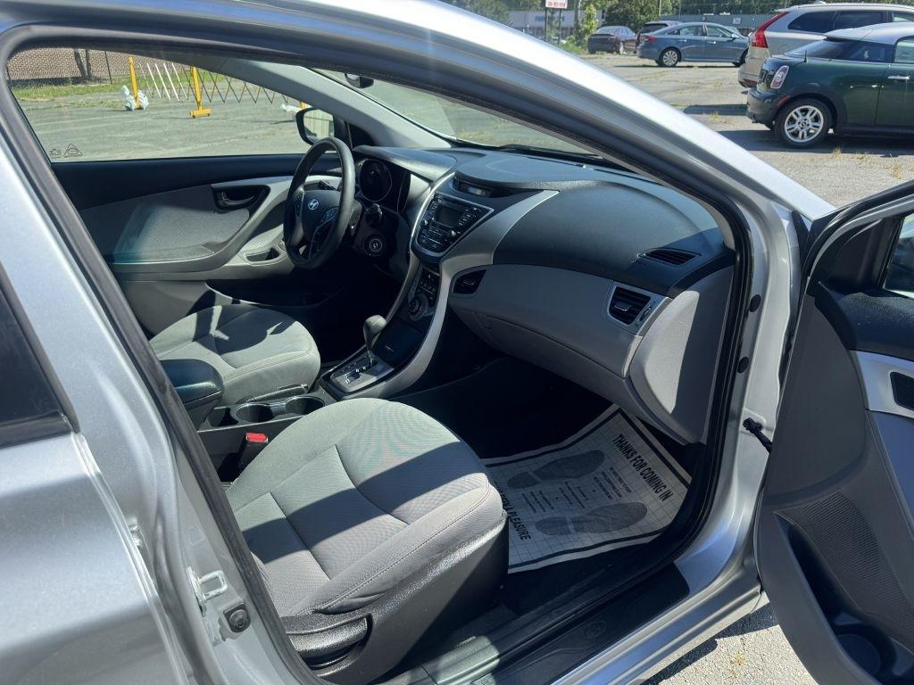 Hyundai Elantra GLS M/T 2013