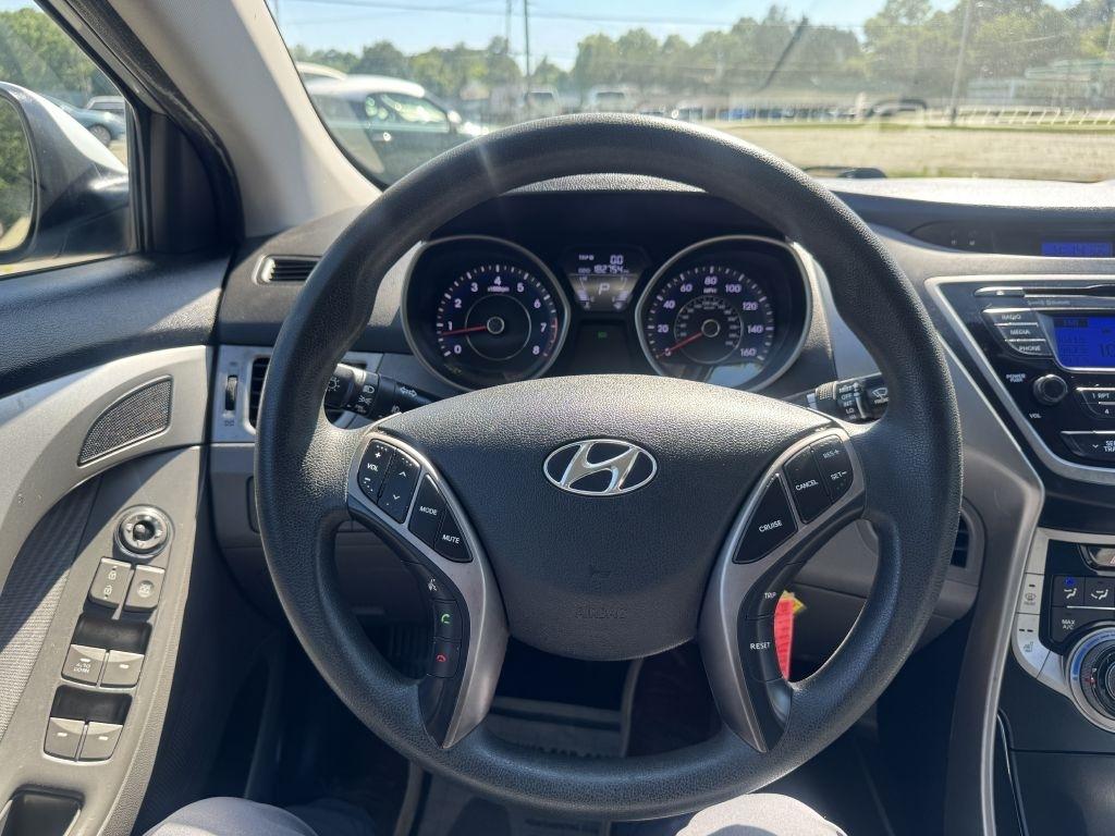 Hyundai Elantra GLS M/T 2013