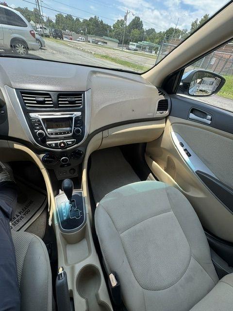 Hyundai Accent GLS 4-Door 2014