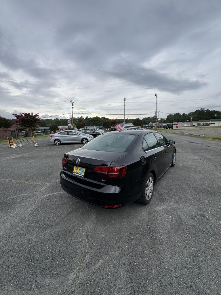 Volkswagen Jetta 1.4T S 6A 2017