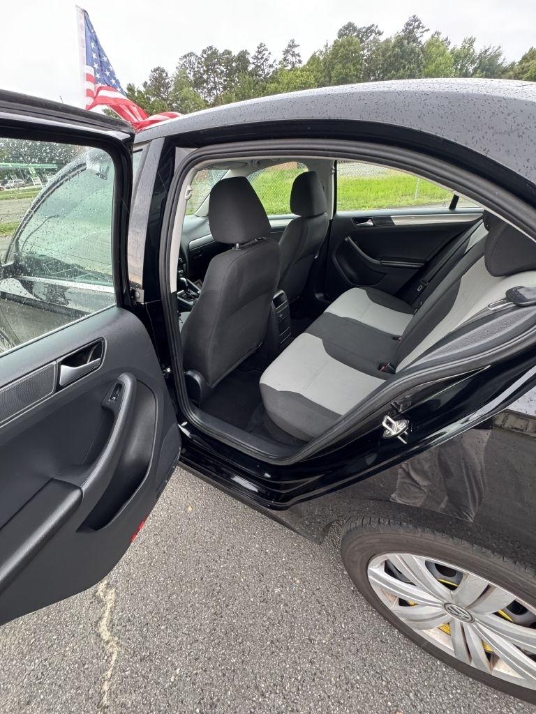 Volkswagen Jetta 1.4T S 6A 2017