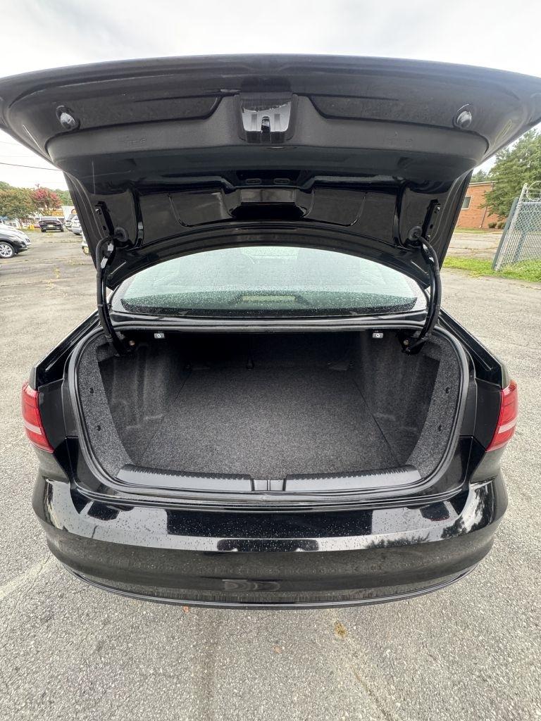 Volkswagen Jetta 1.4T S 6A 2017