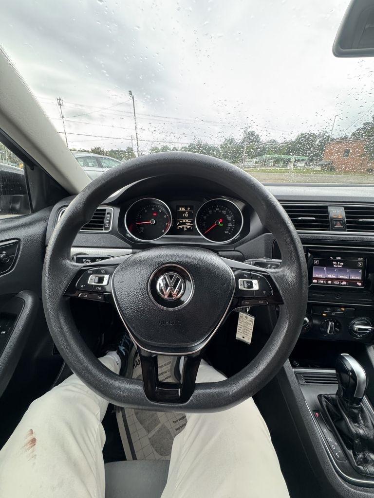 Volkswagen Jetta 1.4T S 6A 2017