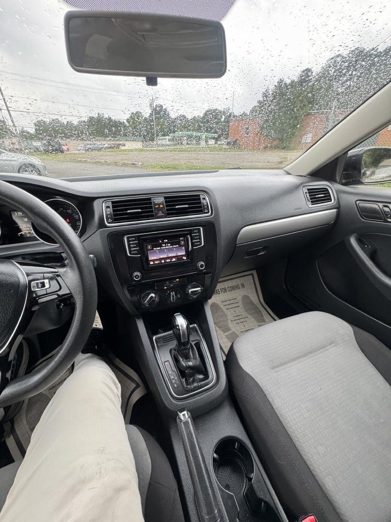 Volkswagen Jetta 1.4T S 6A 2017
