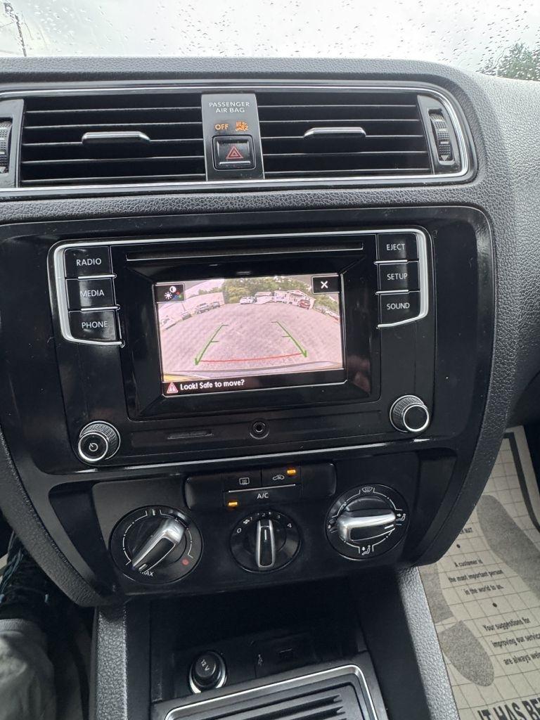 Volkswagen Jetta 1.4T S 6A 2017
