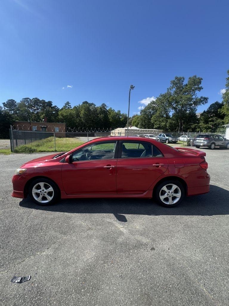 Toyota Corolla S 5-Speed MT 2013