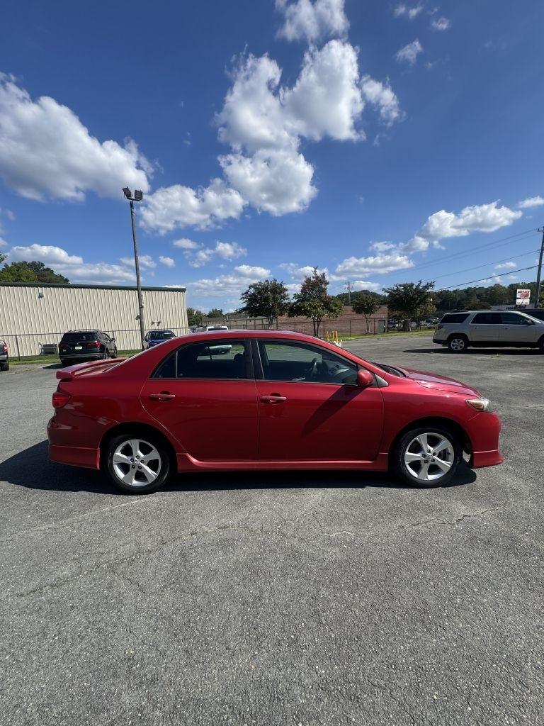 Toyota Corolla S 5-Speed MT 2013