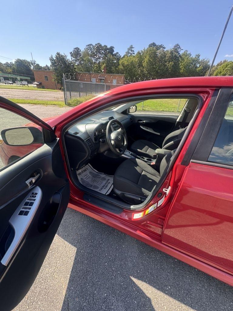 Toyota Corolla S 5-Speed MT 2013