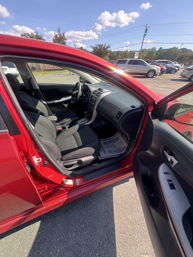 Toyota Corolla S 5-Speed MT 2013