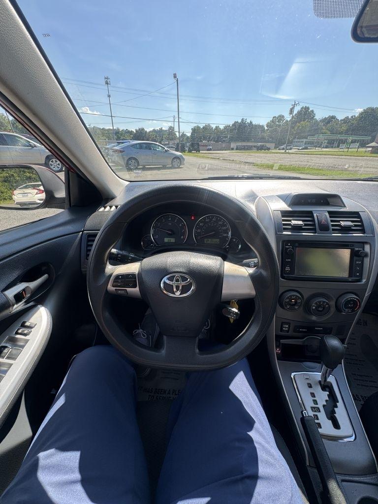 Toyota Corolla S 5-Speed MT 2013