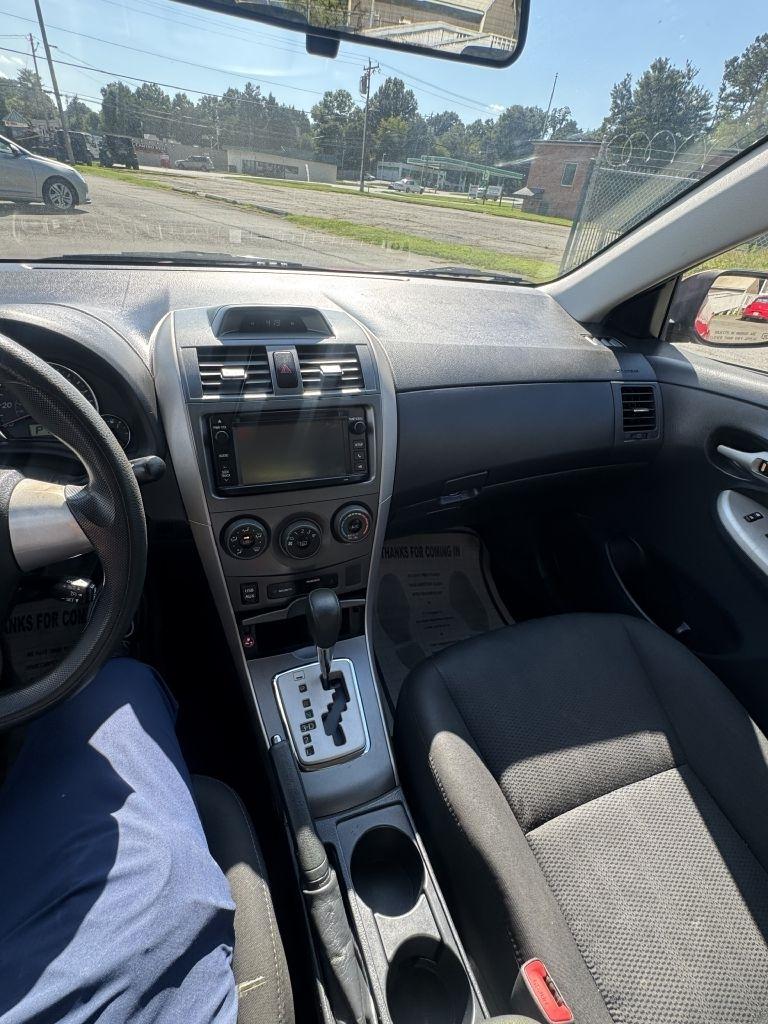 Toyota Corolla S 5-Speed MT 2013