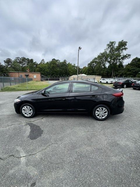 Hyundai Elantra SE 6AT 2018