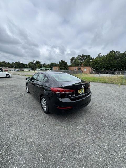 Hyundai Elantra SE 6AT 2018