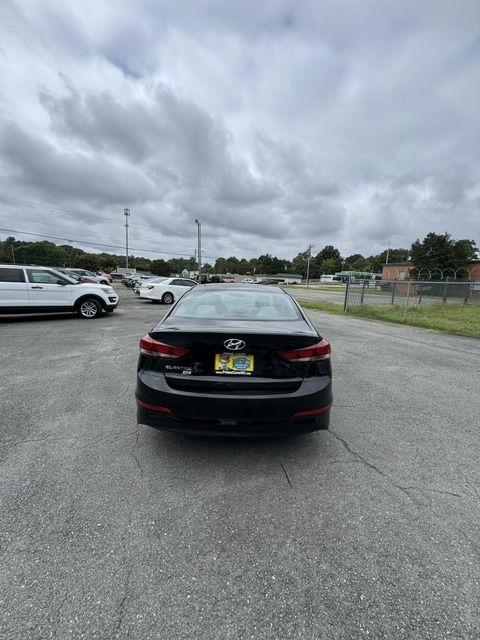 Hyundai Elantra SE 6AT 2018