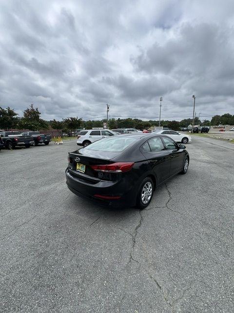 Hyundai Elantra SE 6AT 2018