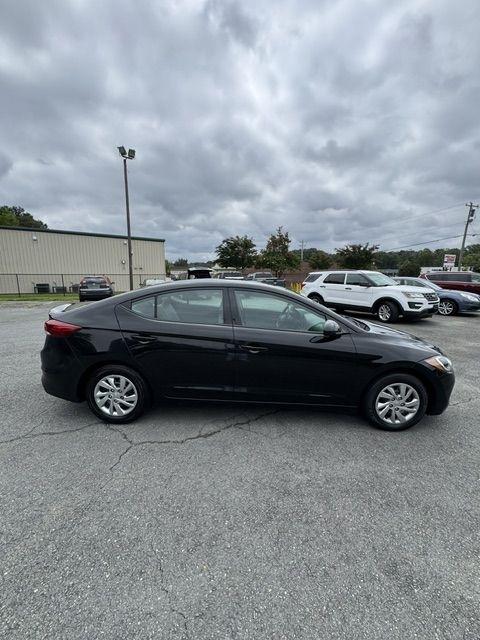 Hyundai Elantra SE 6AT 2018