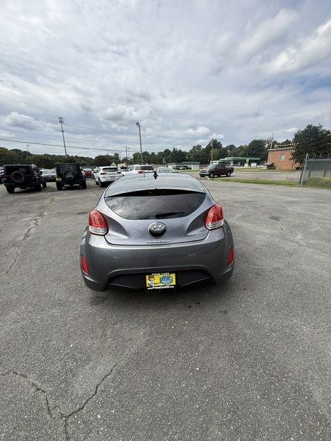 Hyundai Veloster Base 6MT 2016