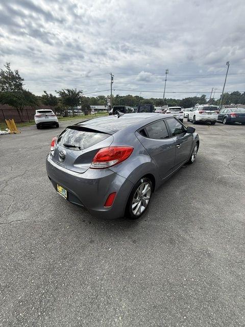 Hyundai Veloster Base 6MT 2016