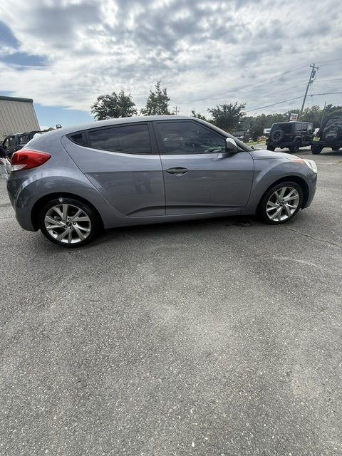 Hyundai Veloster Base 6MT 2016