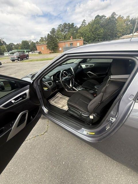 Hyundai Veloster Base 6MT 2016