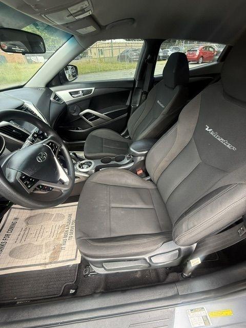 Hyundai Veloster Base 6MT 2016
