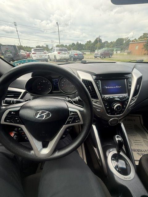 Hyundai Veloster Base 6MT 2016