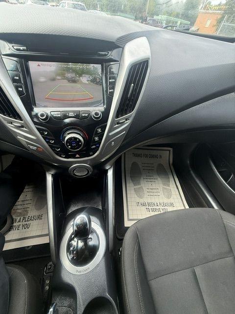 Hyundai Veloster Base 6MT 2016