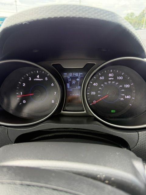 Hyundai Veloster Base 6MT 2016