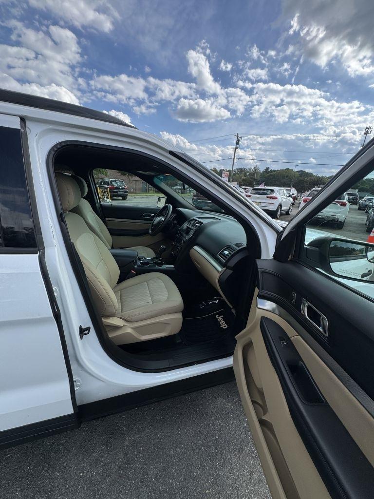 Ford Explorer Base 4WD 2017