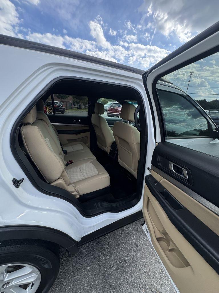 Ford Explorer Base 4WD 2017