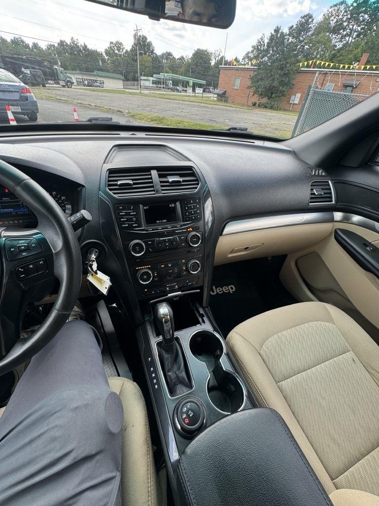 Ford Explorer Base 4WD 2017